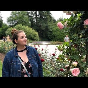 Meet your Posher, Laura